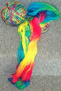 Regenbogen-Strangwolle
